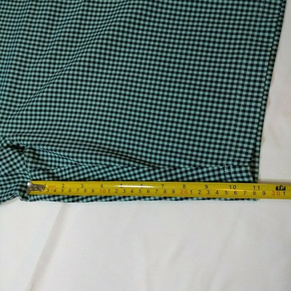 Under Armor Size 40 Green Chequered Shorts - Picture 9 of 9